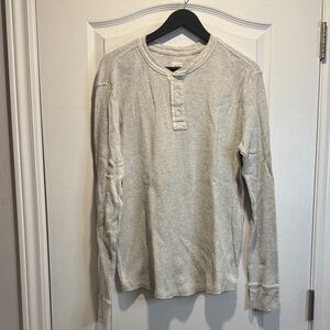 456- Gap Light Grey Waffle Knit Henley Shirt Men's  Size Large